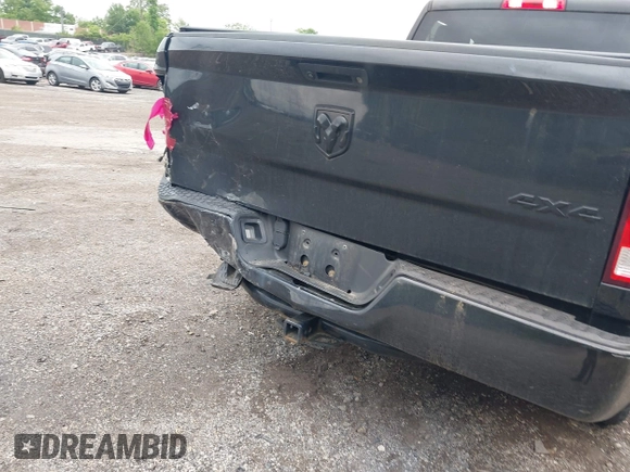 2018 Ram 1500 Tradesman z VIN 1C6RR7FT5JS320998, wystawiony jako IAAI lot #42262904 z przebiegiem 257 480 mil mil oraz . Historia ofert i sprzedaży dostępna na DreamBid. Obrazek 6.