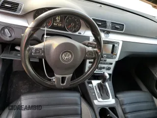 2015 Volkswagen CC R-Line with VIN WVWBP7AN0FE804012, listed as a Copart auction lot 70457953 with 98,798 mi miles. Bid and sale history available at carsss.com. Image 8.