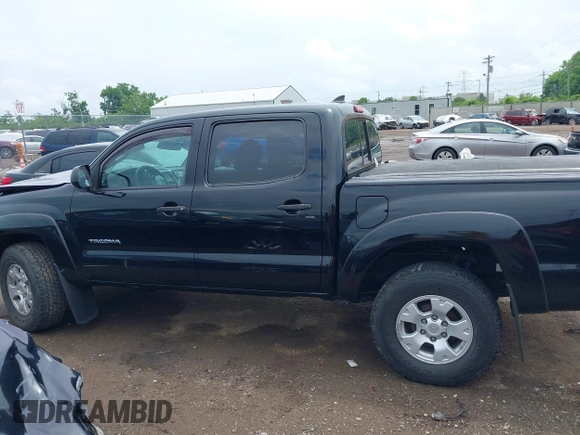 2015 Toyota Tacoma z VIN 3TMLU4EN1FM203143, wystawiony jako IAAI lot #42445912 z przebiegiem 57 444 mil mil oraz . Historia ofert i sprzedaży dostępna na DreamBid. Obrazek 14.