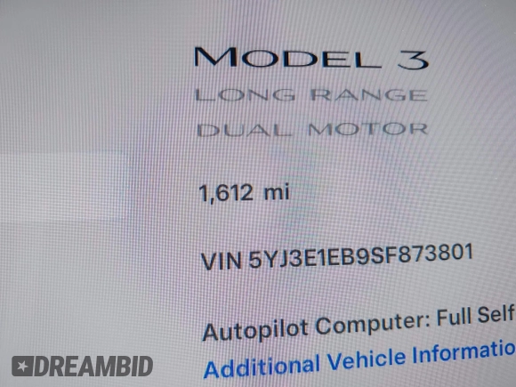 2025 Tesla Model 3 Long Range z VIN 5YJ3E1EB9SF873801, wystawiony jako IAAI lot #42141255 z przebiegiem 1612 mil mil oraz . Historia ofert i sprzedaży dostępna na DreamBid. Obrazek 15.