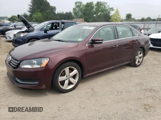 2013 Volkswagen Passat SE z VIN 1VWBP7A31DC035475, wystawiony jako Copart lot #59276015 z przebiegiem 139 598 mil mil oraz Czysty tytuł • Clean title. Historia ofert i sprzedaży dostępna na DreamBid. Obrazek 1.