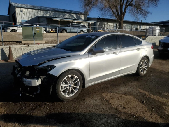 2019 Ford Fusion SE with VIN 3FA6P0HD4KR251223, listed as a Copart auction lot 42451445 with 37,710 mi miles and Salvage Title. Bid and sale history available at carsss.com. Image 1.