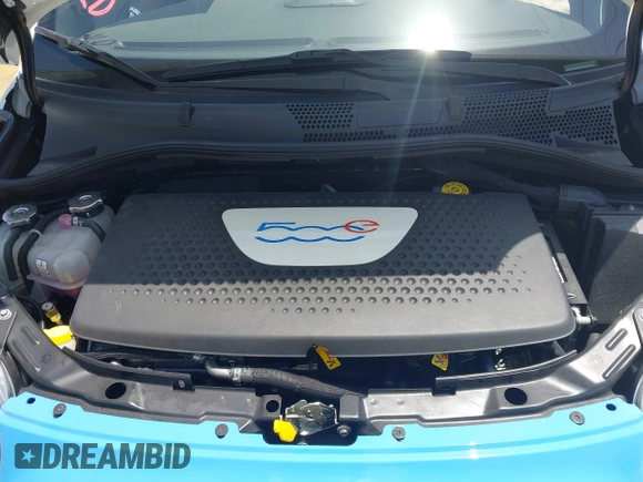 2015 FIAT 500e с VIN 3C3CFFGE6FT732844, выставлен на аукционе IAAI как лот 42212123 с пробегом 34 733 миль миль и . История ставок и продаж доступна на DreamBid. Изображение 10.