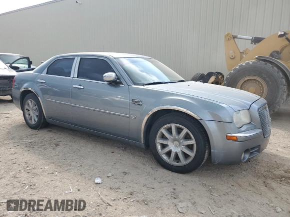 2007 Chrysler 300 C with VIN 2C3KA63H17H872014, listed as a Copart auction lot 58895934 with 99,202 mi miles and Salvage Title. Bid and sale history available at carsss.com. Image 4.
