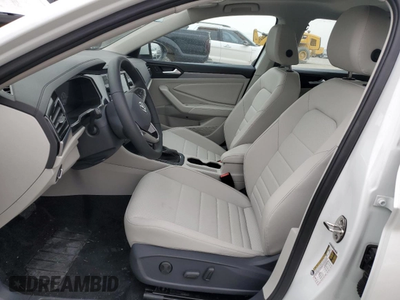 2024 Volkswagen Jetta SE with VIN 3VW7M7BU3RM061457, listed as a Copart auction lot 48192635 with 949 mi miles and Non repairable. Bid and sale history available at DreamBid. Image 7.