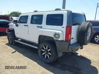 2008 Hummer H3 Luxury z VIN 5GTEN13E188190871, wystawiony jako IAAI lot #42019048 z przebiegiem 221 420 mil mil oraz . Historia ofert i sprzedaży dostępna na DreamBid. Obrazek 3.