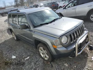 2014 Jeep Patriot Limited z VIN 1C4NJRCB3ED528619, wystawiony jako Copart lot #49765885 z przebiegiem 123 563 mil mil oraz Czysty tytuł • Clean title. Historia ofert i sprzedaży dostępna na DreamBid. Obrazek 4.
