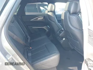 2024 Cadillac LYRIQ Luxury z VIN 1GYKPSRL0RZ127699, wystawiony jako IAAI lot #41358921 z przebiegiem 1114 mil mil oraz . Historia ofert i sprzedaży dostępna na DreamBid. Obrazek 8.