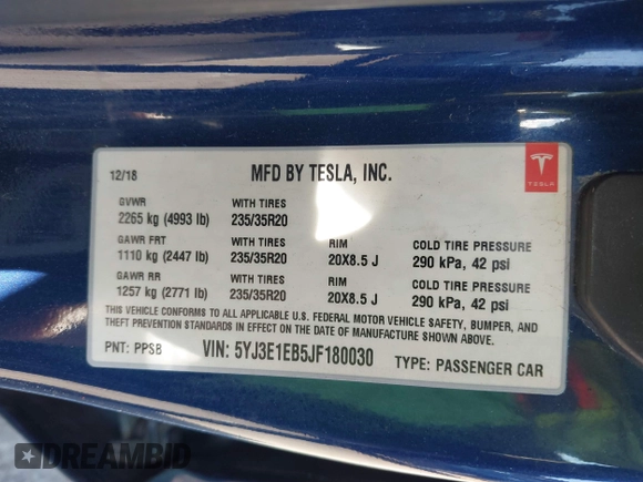 2018 Tesla Model 3 Long Range Battery z VIN 5YJ3E1EB5JF180030, wystawiony jako IAAI lot #41897617 z przebiegiem 89 557 mil mil oraz . Historia ofert i sprzedaży dostępna na DreamBid. Obrazek 9.