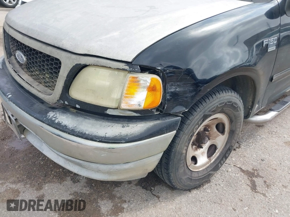 2003 Ford F-150 XLT with VIN 1FTRW07623KB30354, listed as a IAAI auction lot 41960766 with 366,800 mi miles. Bid and sale history available at carsss.com. Image 6.