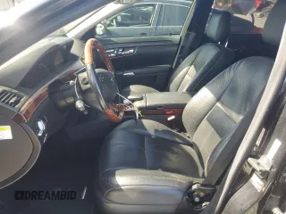 2008 Mercedes-Benz S 550 z VIN WDDNG86X18A191492, wystawiony jako Copart lot #57188805 z przebiegiem 114 781 mil mil oraz Czysty tytuł • Clean title. Historia ofert i sprzedaży dostępna na DreamBid. Obrazek 7.