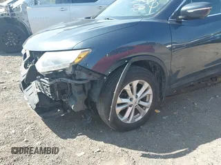 2015 Nissan Rogue SL with VIN 5N1AT2MV1FC852888, listed as a IAAI auction lot 40270127 with 132,354 mi miles and . Bid and sale history available at carsss.com. Image 13.