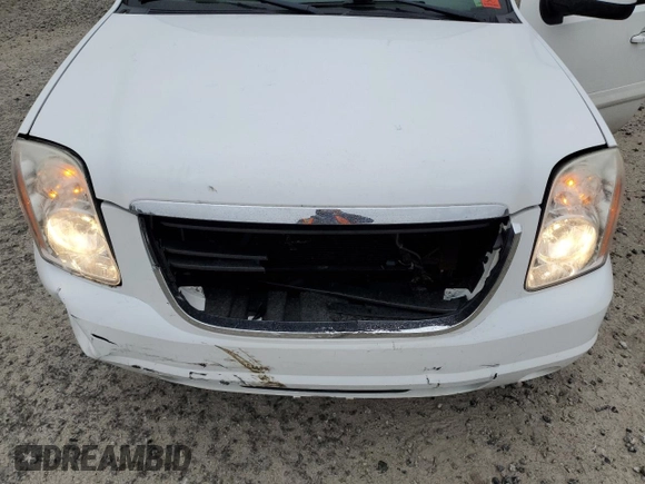 2008 GMC Yukon XL SLT with VIN 1GKFC16048R143186, listed as a Copart auction lot 50104935 with 138,361 mi miles and Clean Title. Bid and sale history available at carsss.com. Image 13.