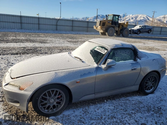 2000 Honda S2000 z VIN JHMAP114XYT005335, wystawiony jako Copart lot #44840025 z przebiegiem 128 845 mil mil oraz Czysty tytuł • Clean title. Historia ofert i sprzedaży dostępna na DreamBid. Obrazek 1.