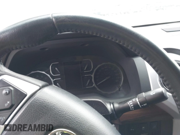 2019 Toyota Tundra SR5 z VIN 5TFHY5F17KX797348, wystawiony jako IAAI lot #41905558 z przebiegiem Nie podano mil oraz . Historia ofert i sprzedaży dostępna na DreamBid. Obrazek 7.