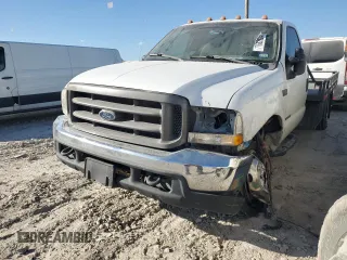 2001 Ford F-450 XL with VIN 1FDXF46F11EA30091, listed as a Copart auction lot 77682024 with 155,351 mi miles and Salvage Title. Bid and sale history available at carsss.com. Image 1.