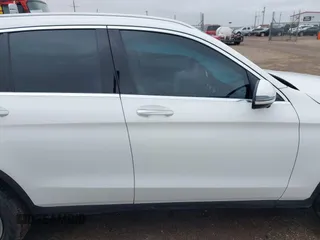 2022 Mercedes-Benz GLC 300 z VIN W1N0G8DB4NV394935, wystawiony jako IAAI lot #42184174 z przebiegiem 39 475 mil mil oraz . Historia ofert i sprzedaży dostępna na DreamBid. Obrazek 13.