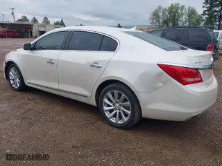 2014 Buick LaCrosse Leather with VIN 1G4GB5G32EF100686, listed as a IAAI auction lot 41916918 with 153,707 mi miles. Bid and sale history available at carsss.com. Image 3.