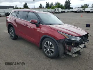2021 Toyota Highlander XLE with VIN 5TDHZRBH5MS122811, listed as a Copart auction lot 57135585 with 85,703 mi miles and Salvage title. Bid and sale history available at DreamBid. Image 4.