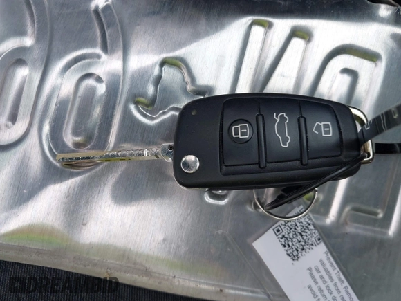 2023 Audi Q3 S line Premium z VIN WA1DECF30P1140909, wystawiony jako IAAI lot #41934943 z przebiegiem 42 947 mil mil oraz . Historia ofert i sprzedaży dostępna na DreamBid. Obrazek 11.
