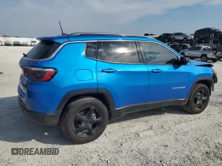 2022 Jeep Compass Altitude with VIN 3C4NJDBB7NT154739, listed as a Copart auction lot 77883524 with 31,863 mi miles and Salvage Title. Bid and sale history available at carsss.com. Image 3.