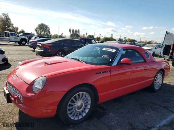 2004 Ford Thunderbird Deluxe with VIN 1FAHP60A04Y110277, listed as a Copart auction lot 82630014 with 128,021 mi miles and Clean Title. Bid and sale history available at carsss.com. Image 1.