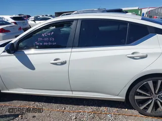 2020 Nissan Altima 2.5 SR with VIN 1N4BL4CV5LC194371, listed as a IAAI auction lot 41816369 with 105,075 mi miles. Bid and sale history available at carsss.com. Image 14.