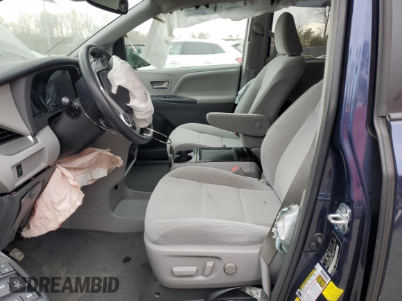 2018 Toyota Sienna LE Auto Access Seat with VIN 5TDKZ3DC8JS919442, listed as a Copart auction lot 46912425 with 0 mi miles and Salvage Title. Bid and sale history available at carsss.com. Image 7.
