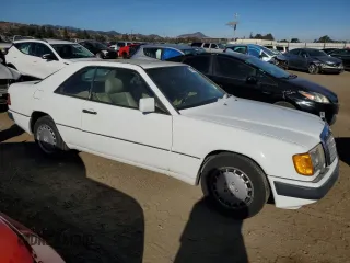 1990 Mercedes-Benz 300 with VIN WDBEA51D7LB092653, listed as a Copart auction lot 77023794 with 141,095 mi miles and Clean Title. Bid and sale history available at carsss.com. Image 4.