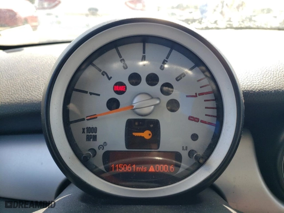 2009 MINI Cooper Hardtop with VIN WMWMF33549TW77649, listed as a Copart auction lot 50954125 with 115,061 mi miles and Clean Title. Bid and sale history available at carsss.com. Image 9.