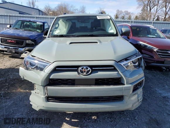 2023 Toyota 4Runner TRD Sport с VIN JTESU5JR3P6103827, выставлен на аукционе Copart как лот 44282653 с пробегом 2 003 миль миль и . История ставок и продаж доступна на DreamBid. Изображение 5.
