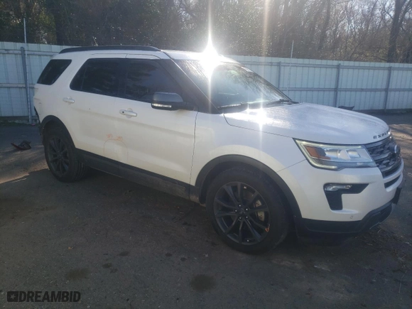 2018 Ford Explorer XLT with VIN 1FM5K7D85JGB27002, listed as a Copart auction lot 47095175 with 145,233 mi miles and Salvage Title. Bid and sale history available at carsss.com. Image 4.