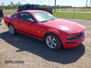 2008 Ford Mustang Deluxe z VIN 1ZVHT80N685114519, wystawiony jako IAAI lot #42711104 z przebiegiem Nie podano mil oraz . Historia ofert i sprzedaży dostępna na DreamBid. Obrazek 1.