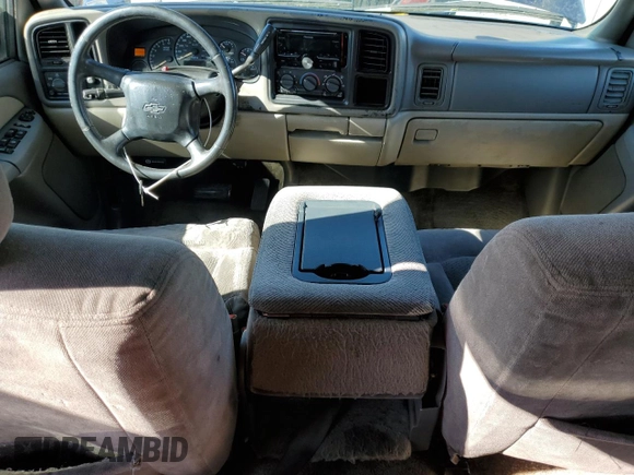 2002 Chevrolet Tahoe LS z VIN 1GNEC13T42R256432, wystawiony jako Copart lot #51706375 z przebiegiem 193 298 mil mil oraz Szkoda całkowita • Salvage title. Historia ofert i sprzedaży dostępna na DreamBid. Obrazek 8.