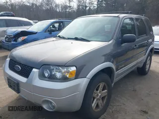 2005 Ford Escape Hybrid with VIN 1FMCU96H55KC23712, listed as a IAAI auction lot 41709080 with 164,281 mi miles and . Bid and sale history available at DreamBid. Image 2.