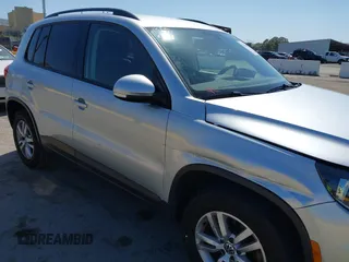 2017 Volkswagen Tiguan S z VIN WVGAV7AX5HK016877, wystawiony jako IAAI lot #42174845 z przebiegiem 99 334 mil mil oraz . Historia ofert i sprzedaży dostępna na DreamBid. Obrazek 6.