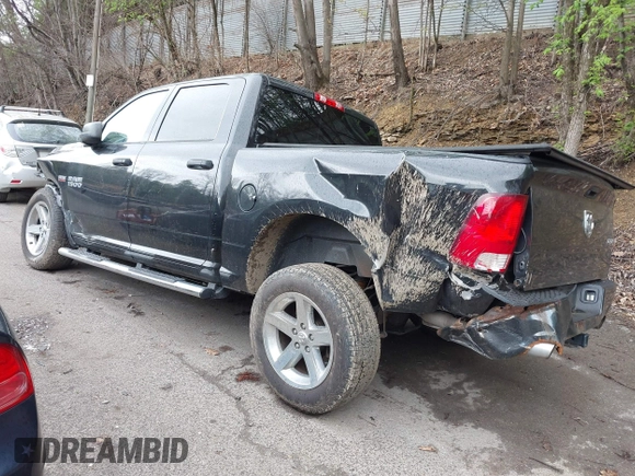 2017 Ram 1500 Express z VIN 3C6RR7KT3HG705029, wystawiony jako IAAI lot #42199557 z przebiegiem 98 229 mil mil oraz . Historia ofert i sprzedaży dostępna na DreamBid. Obrazek 3.