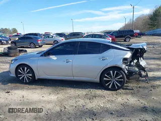 2020 Nissan Altima 2.5 SR with VIN 1N4BL4CV6LC166014, listed as a IAAI auction lot 41629564 with 195,681 mi miles. Bid and sale history available at carsss.com. Image 14.