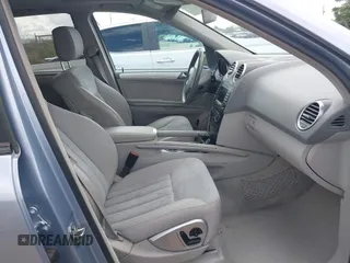 2008 Mercedes-Benz M 320 CDI z VIN 4JGBB22E68A302420, wystawiony jako IAAI lot #42402486 z przebiegiem 95 284 mil mil oraz . Historia ofert i sprzedaży dostępna na DreamBid. Obrazek 5.