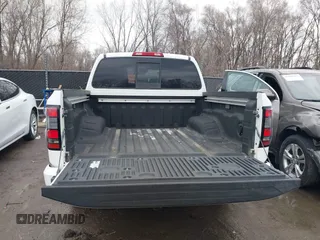 2022 Nissan Frontier SV z VIN 1N6ED1EJ2NN646035, wystawiony jako IAAI lot #41702459 z przebiegiem 93 030 mil mil oraz . Historia ofert i sprzedaży dostępna na DreamBid. Obrazek 12.