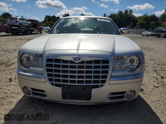 2005 Chrysler 300 with VIN 2C3JA63H25H635749, listed as a Copart auction lot 70317364 with 141,878 mi miles and Clean Title. Bid and sale history available at carsss.com. Image 5.