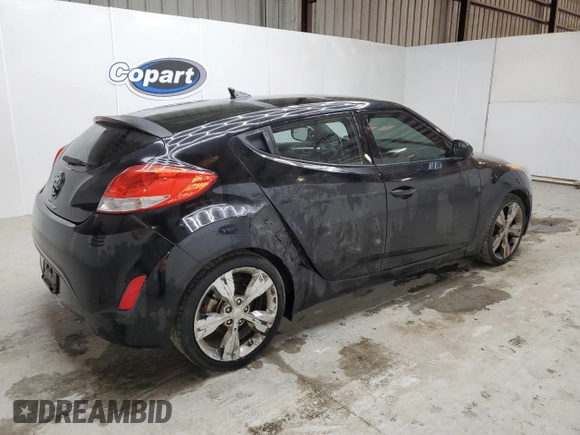2017 Hyundai Veloster Value Edition with VIN KMHTC6AD3HU324505, listed as a Copart auction lot 50667195 with 92,050 mi miles and Clean Title. Bid and sale history available at carsss.com. Image 3.