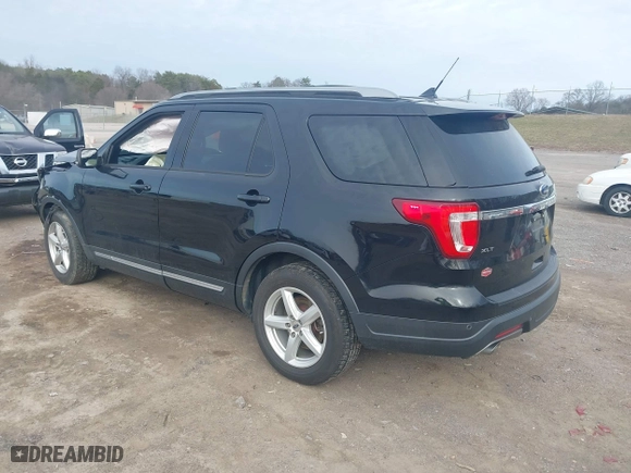 2019 Ford Explorer XLT with VIN 1FM5K7DH8KGA63524, listed as a IAAI auction lot 41600580 with 118,243 mi miles. Bid and sale history available at carsss.com. Image 3.