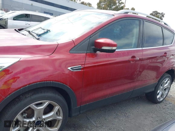 2019 Ford Escape Titanium with VIN 1FMCU0J96KUB79330, listed as a IAAI auction lot 42018346 with 35,500 mi miles and . Bid and sale history available at DreamBid. Image 15.