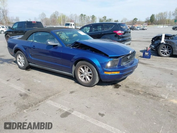 2008 Ford Mustang Deluxe with VIN 1ZVHT84N685193538, listed as a IAAI auction lot 41900065 with 132,208 mi miles and . Bid and sale history available at carsss.com. Image 1.
