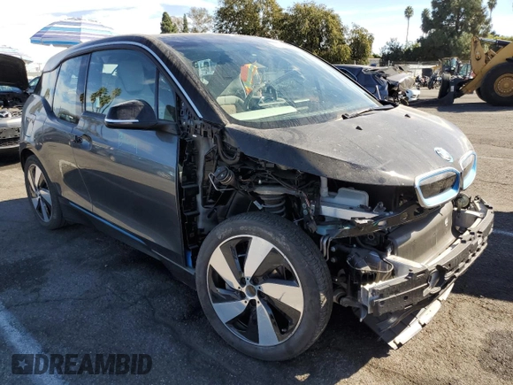 2019 BMW i3 with VIN WBY8P4C51K7E84270, listed as a Copart auction lot 77707224 with 15,584 mi miles and Salvage Title. Bid and sale history available at carsss.com. Image 4.