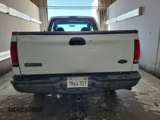 2005 Ford F-250 XL z VIN 1FTSX20545EB22186, wystawiony jako IAAI lot #42501146 z przebiegiem 157 916 mil mil oraz . Historia ofert i sprzedaży dostępna na DreamBid. Obrazek 8.