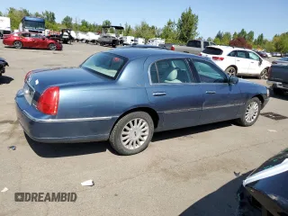 2005 Lincoln Town Car Signature z VIN 1LNHM81W25Y636545, wystawiony jako Copart lot #54044505 z przebiegiem 135 646 mil mil oraz Szkoda całkowita • Salvage title. Historia ofert i sprzedaży dostępna na DreamBid. Obrazek 3.