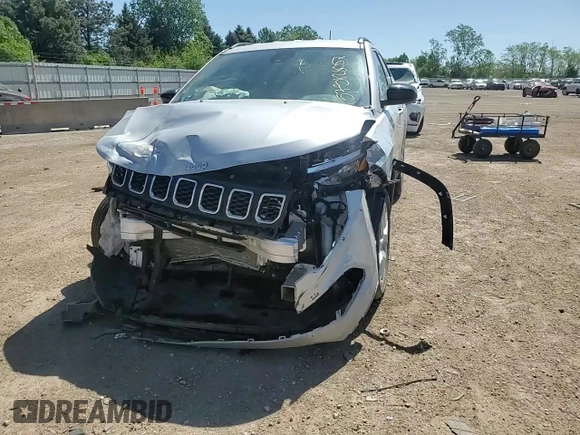 2025 Jeep Compass Latitude with VIN 3C4NJDBN7ST515618, listed as a Copart auction lot 57312805 with 670 mi miles and Salvage title. Bid and sale history available at DreamBid. Image 13.
