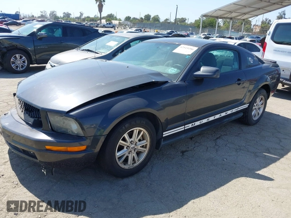 2007 Ford Mustang Deluxe with VIN 1ZVFT80N475280060, listed as a IAAI auction lot 42549286 with 167,289 mi miles and . Bid and sale history available at DreamBid. Image 2.